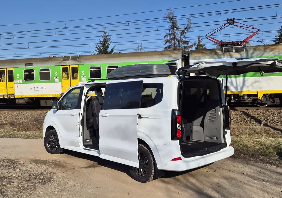 Ford Tourneo Custom klasy VIP rocznik 2025