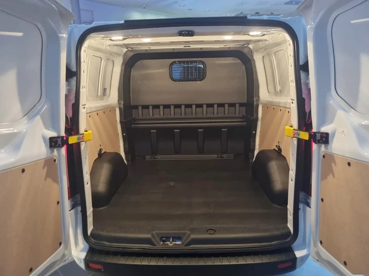 ford Transit Custom brygadówka przestrzeń ładunkowa